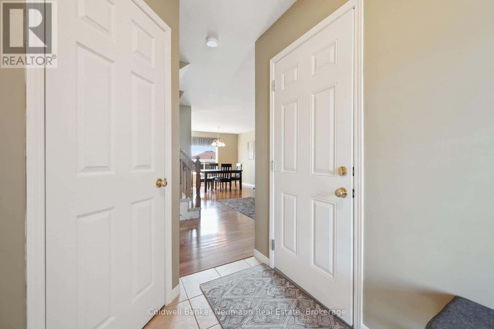 60 HASLER CRESCENT — Guelph (Pineridge/Westminster Woods), Ontario - Photo 4 of 44