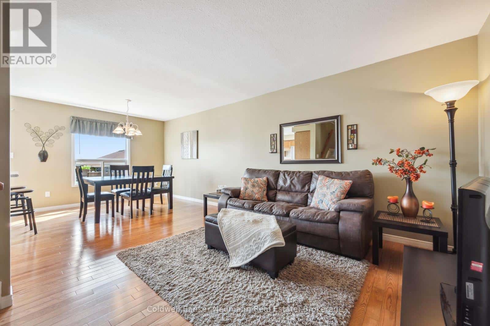 60 HASLER CRESCENT — Guelph (Pineridge/Westminster Woods), Ontario - Photo 5 of 44