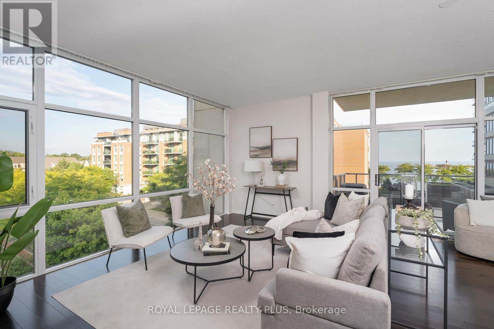 410 - 70 PORT STREET E — Mississauga (Port Credit), Ontario - Photo 2 of 49