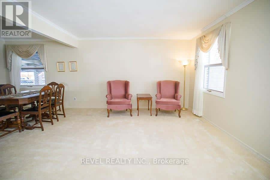 15 BURDOCK BOULEVARD — Brantford, Ontario - Photo 5 of 30