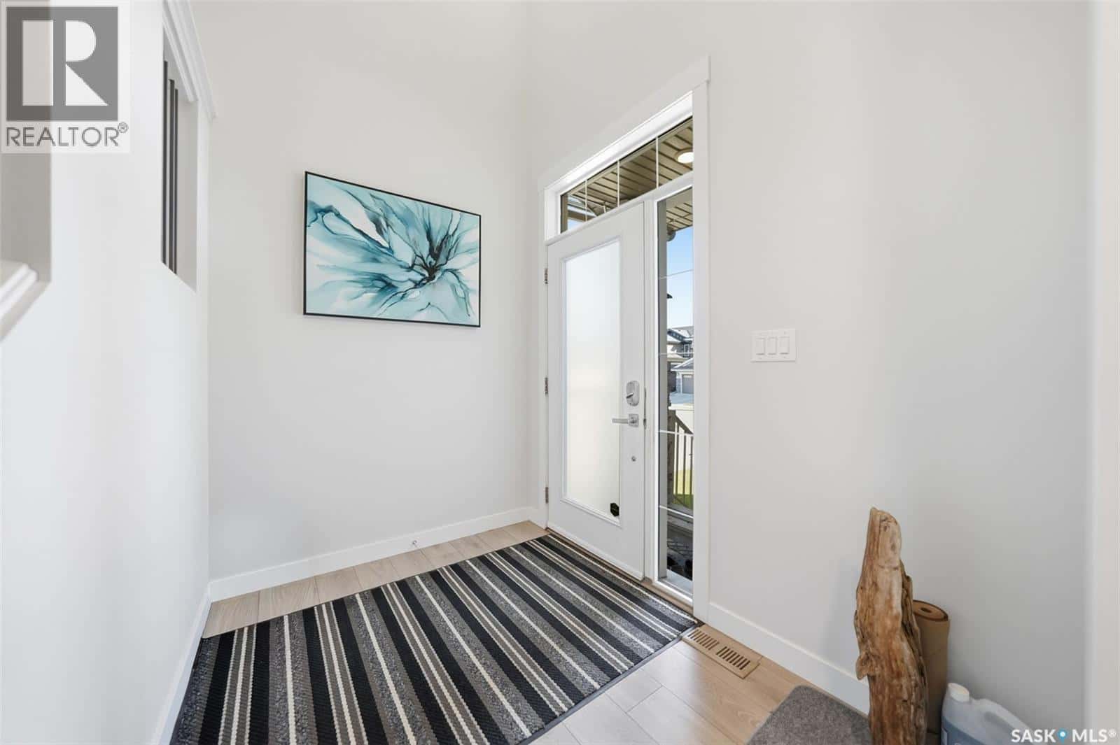 451 McFaull CRESCENT — Saskatoon, Saskatchewan - Photo 3 of 44