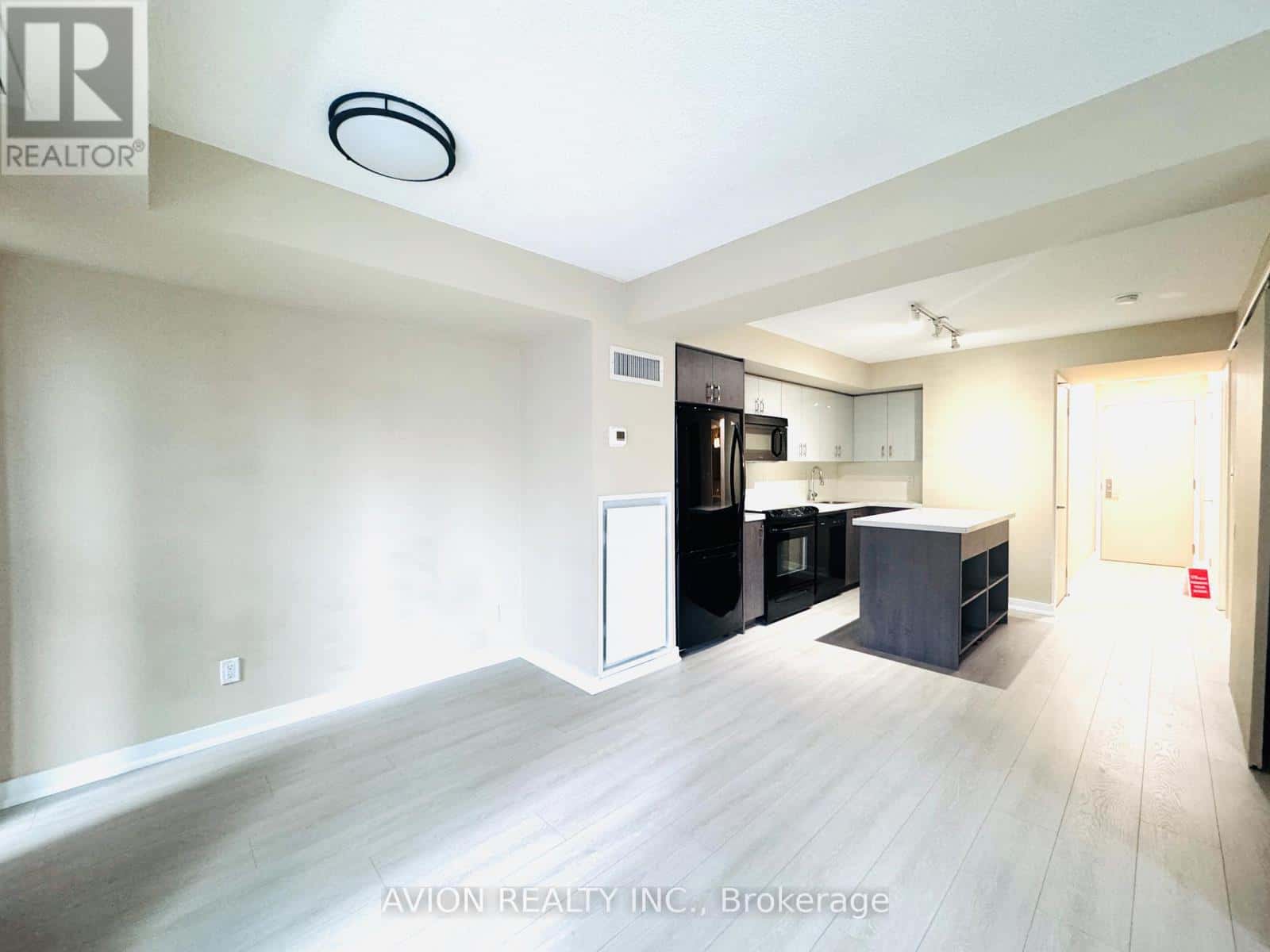 604 - 126 SIMCOE STREET — Toronto (Waterfront Communities) - Photo 5 of 19