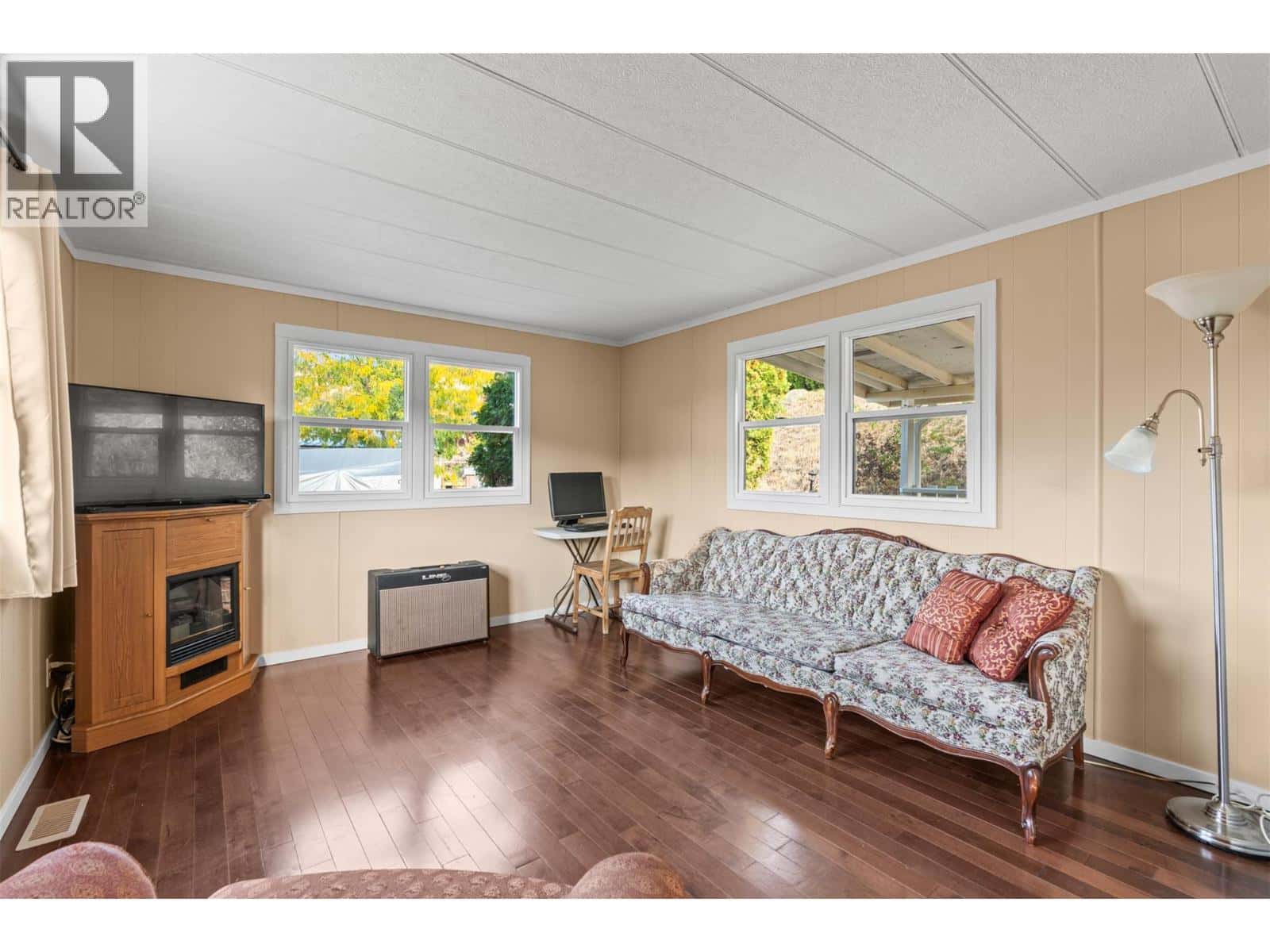 15401 Kalamalka Road Unit# 92 — Coldstream, British Columbia - Photo 2 of 42