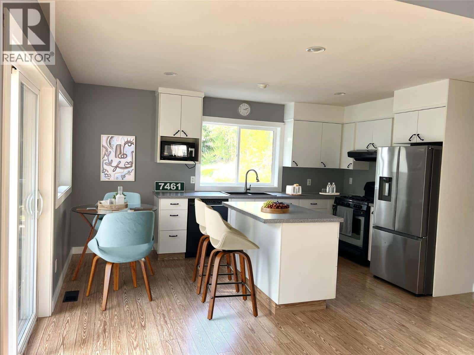 7461 Stampede Trail — Anglemont, British Columbia - Photo 2 of 37