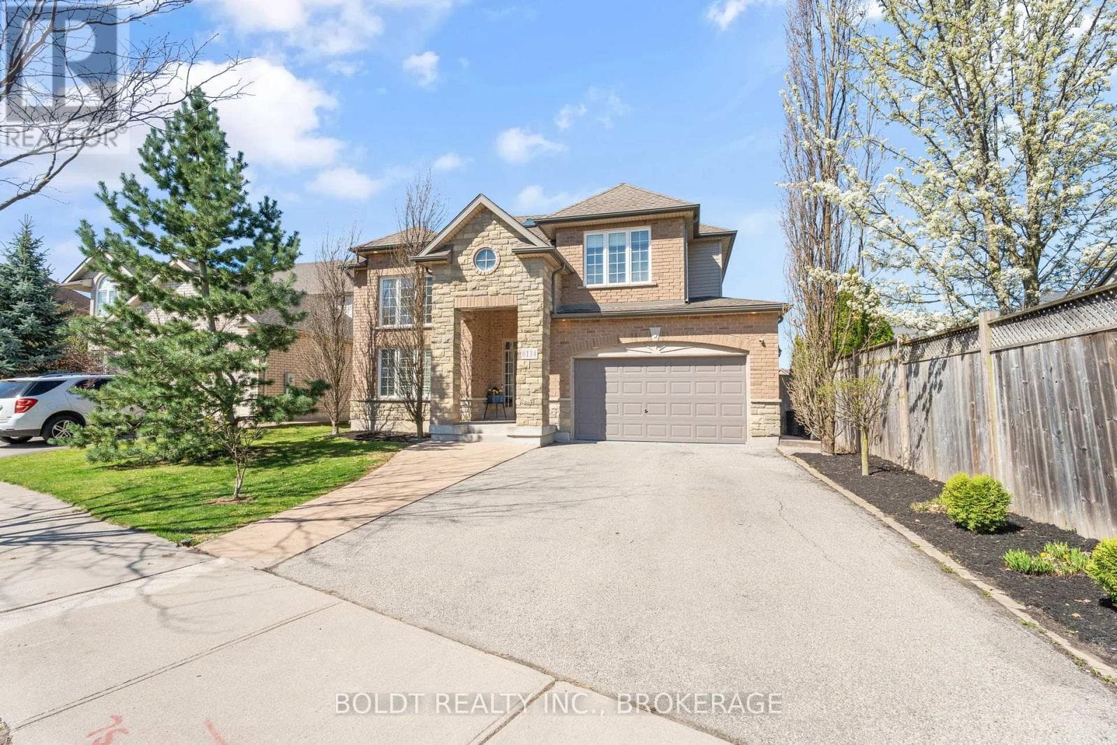 8114 WINDSONG DRIVE — Niagara Falls (Ascot), Ontario - Main photo