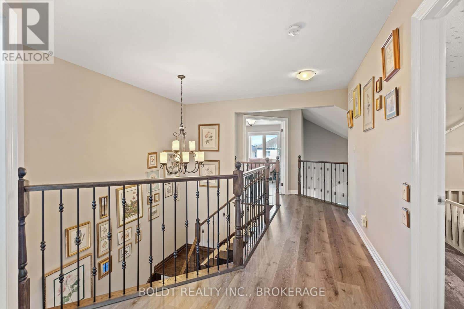 8114 WINDSONG DRIVE — Niagara Falls (Ascot), Ontario - Photo 3 of 41