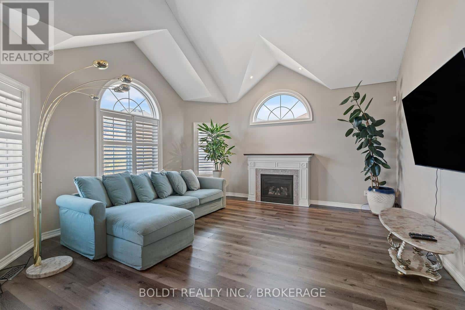 8114 WINDSONG DRIVE — Niagara Falls (Ascot), Ontario - Photo 4 of 41