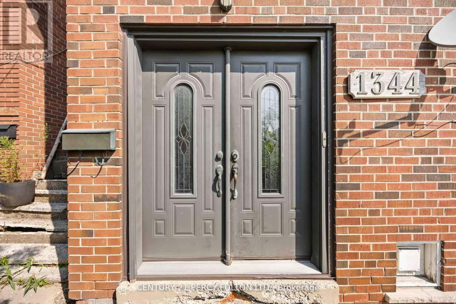 1344 DAVENPORT ROAD — Toronto (Corso Italia-Davenport), Ontario - Photo 2 of 13