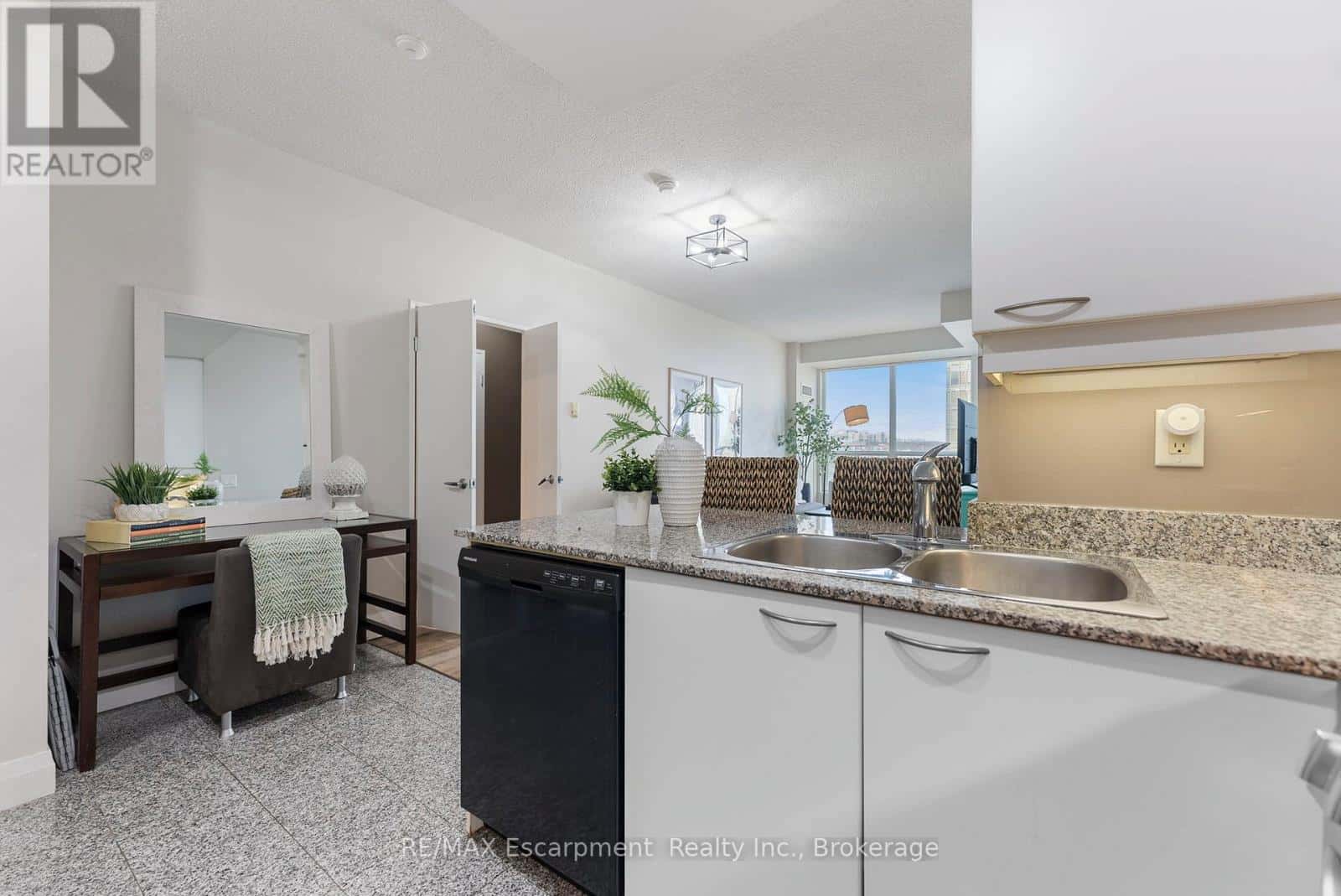 902 - 88 PALACE PIER — Toronto (Mimico), Ontario - Photo 5 of 20