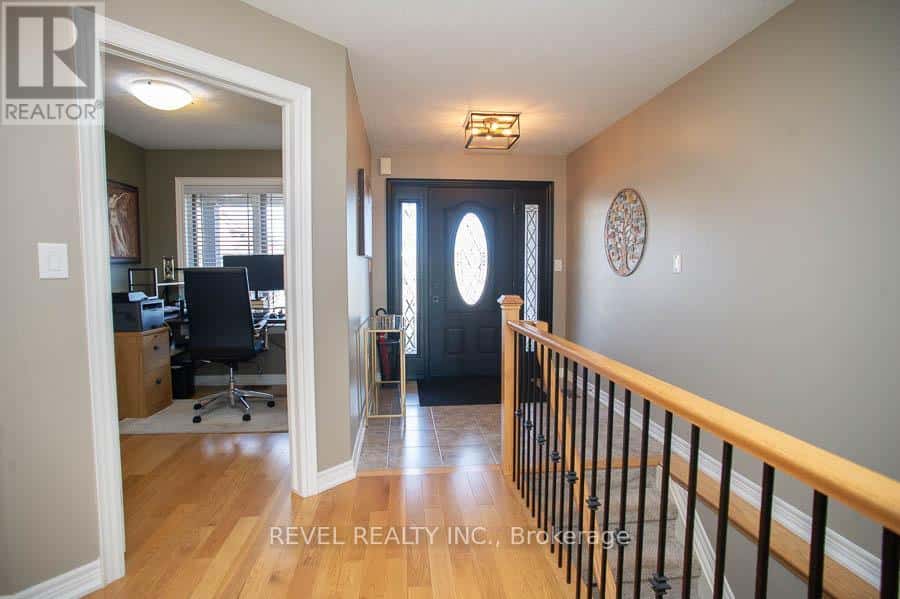 9 DAVEY COURT — Haldimand, Ontario - Photo 4 of 44