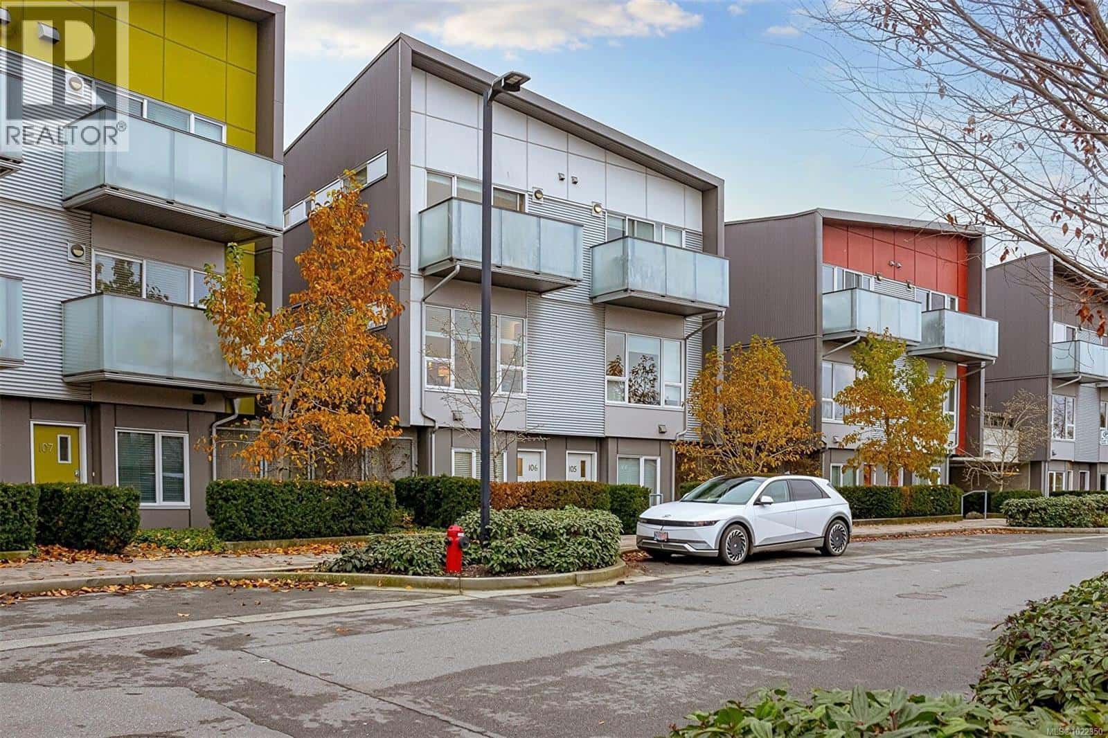 106 770 Central Spur Rd — Victoria, British Columbia - Photo 5 of 35