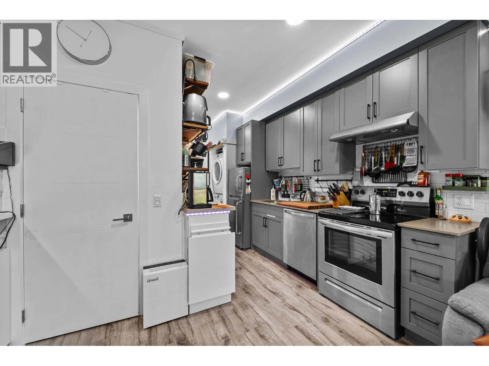 651 DUNES Drive Unit# 207 — Kamloops, British Columbia - Photo 2 of 28