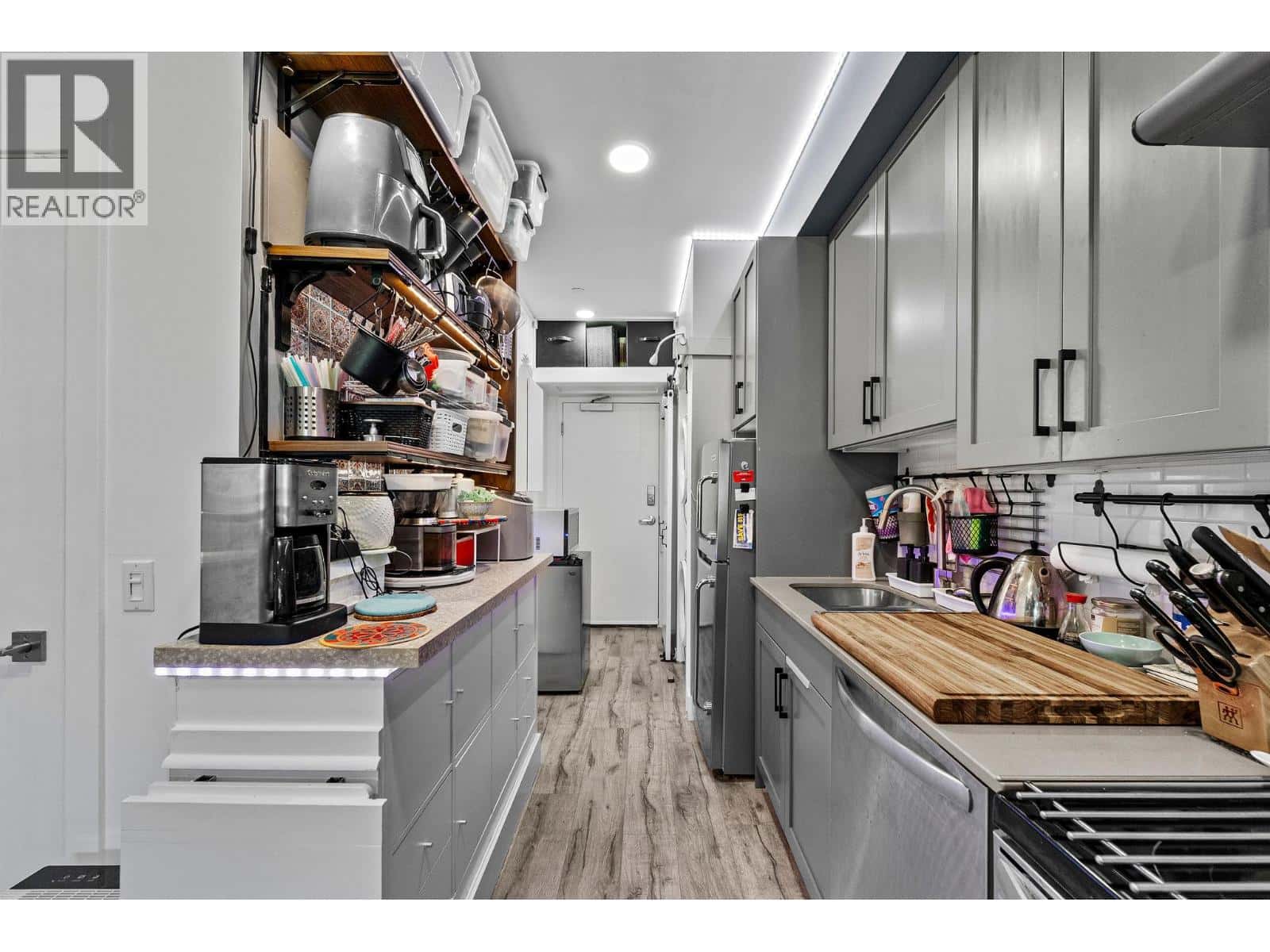 651 DUNES Drive Unit# 207 — Kamloops, British Columbia - Photo 4 of 28