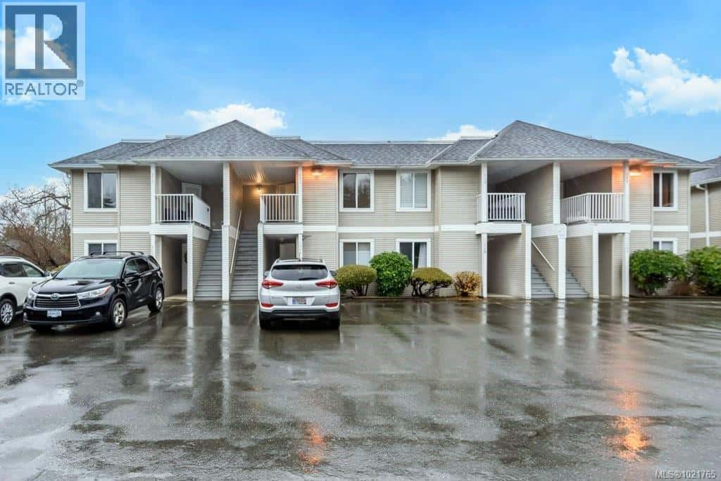 211 130 Back Rd — Courtenay, British Columbia - Photo 2 of 41