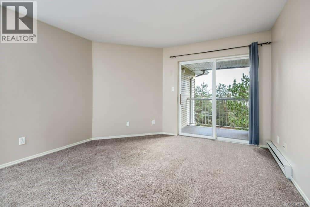 211 130 Back Rd — Courtenay, British Columbia - Photo 4 of 41