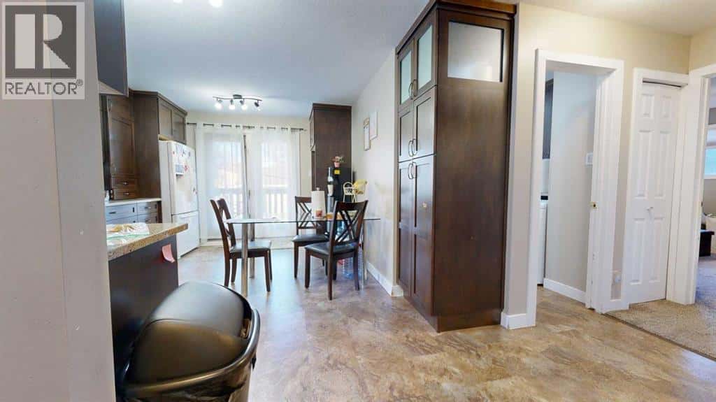 Lethbridge — Lethbridge - Photo 5 of 47