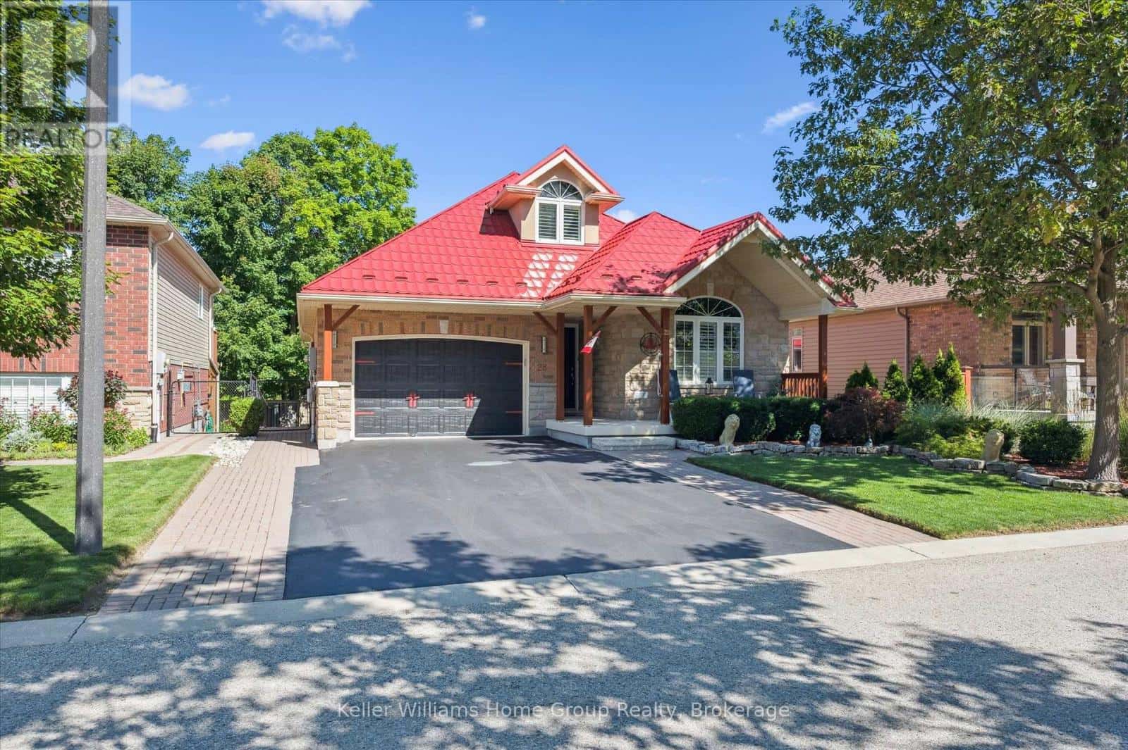 28 HARCOURT PLACE — Centre Wellington (Fergus), Ontario - Photo 3 of 44