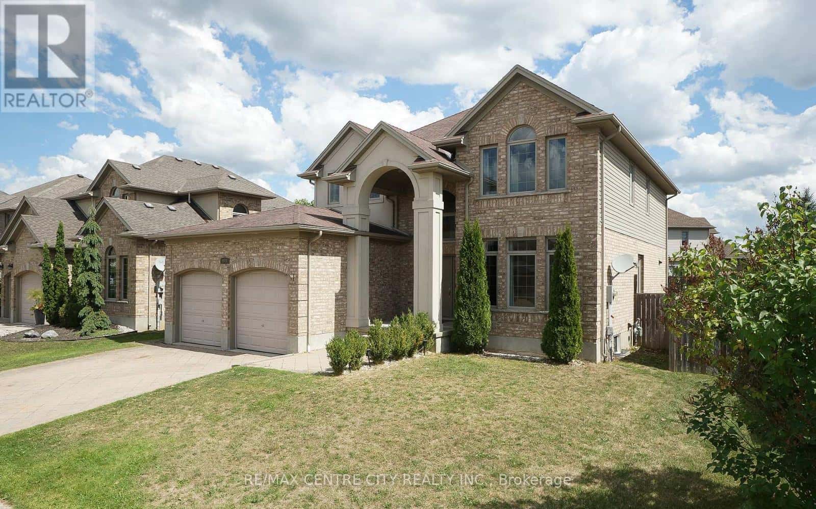 2024 PENNYROYAL STREET — London North (North D), Ontario - Photo 2 of 36