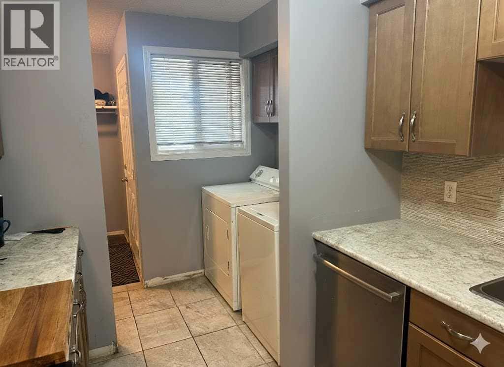 3105, 7201 Poplar Drive — Grande Prairie, Alberta - Photo 4 of 7