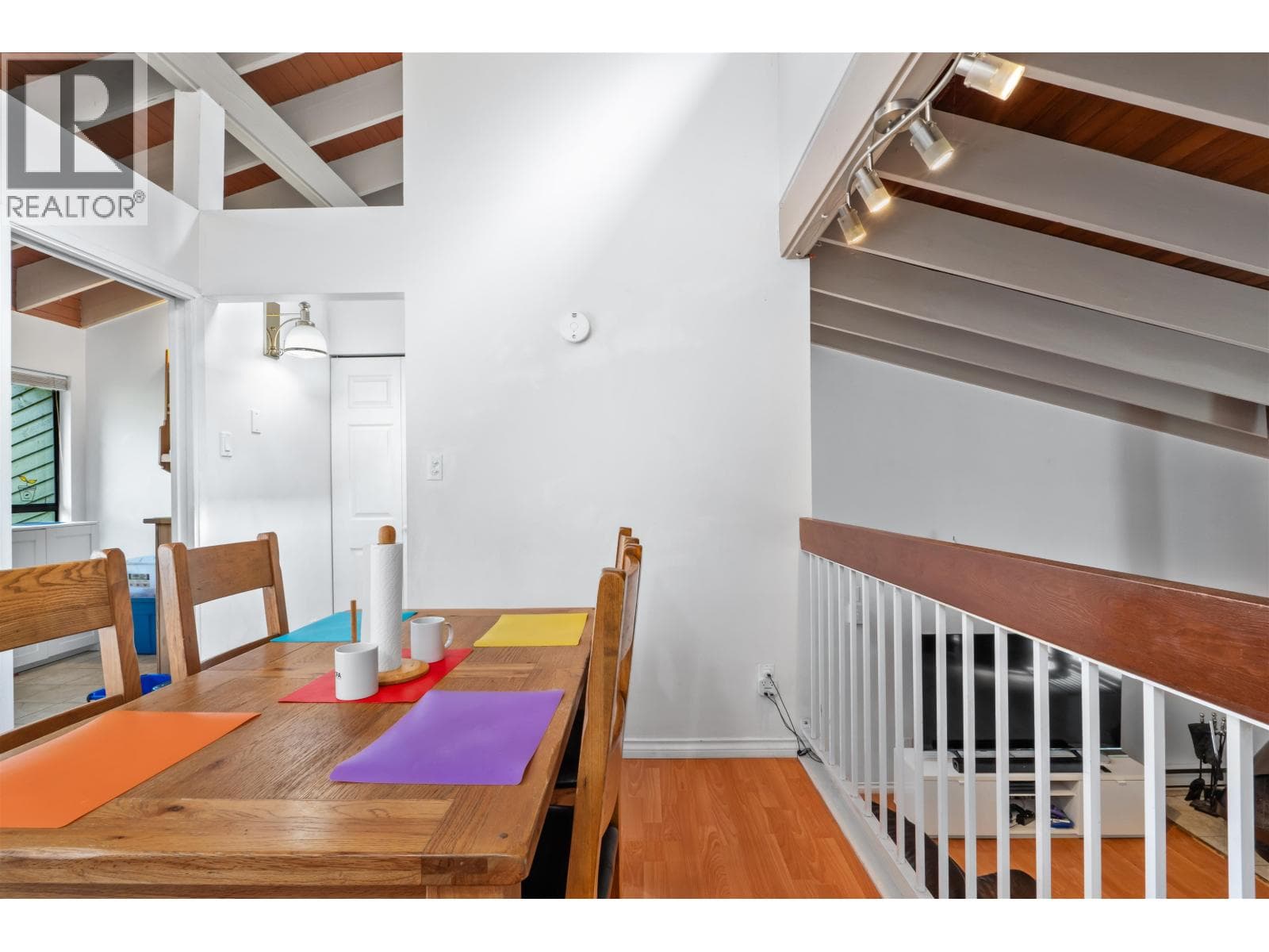 2690 KINGSFORD AVENUE — Burnaby, British Columbia - Main photo