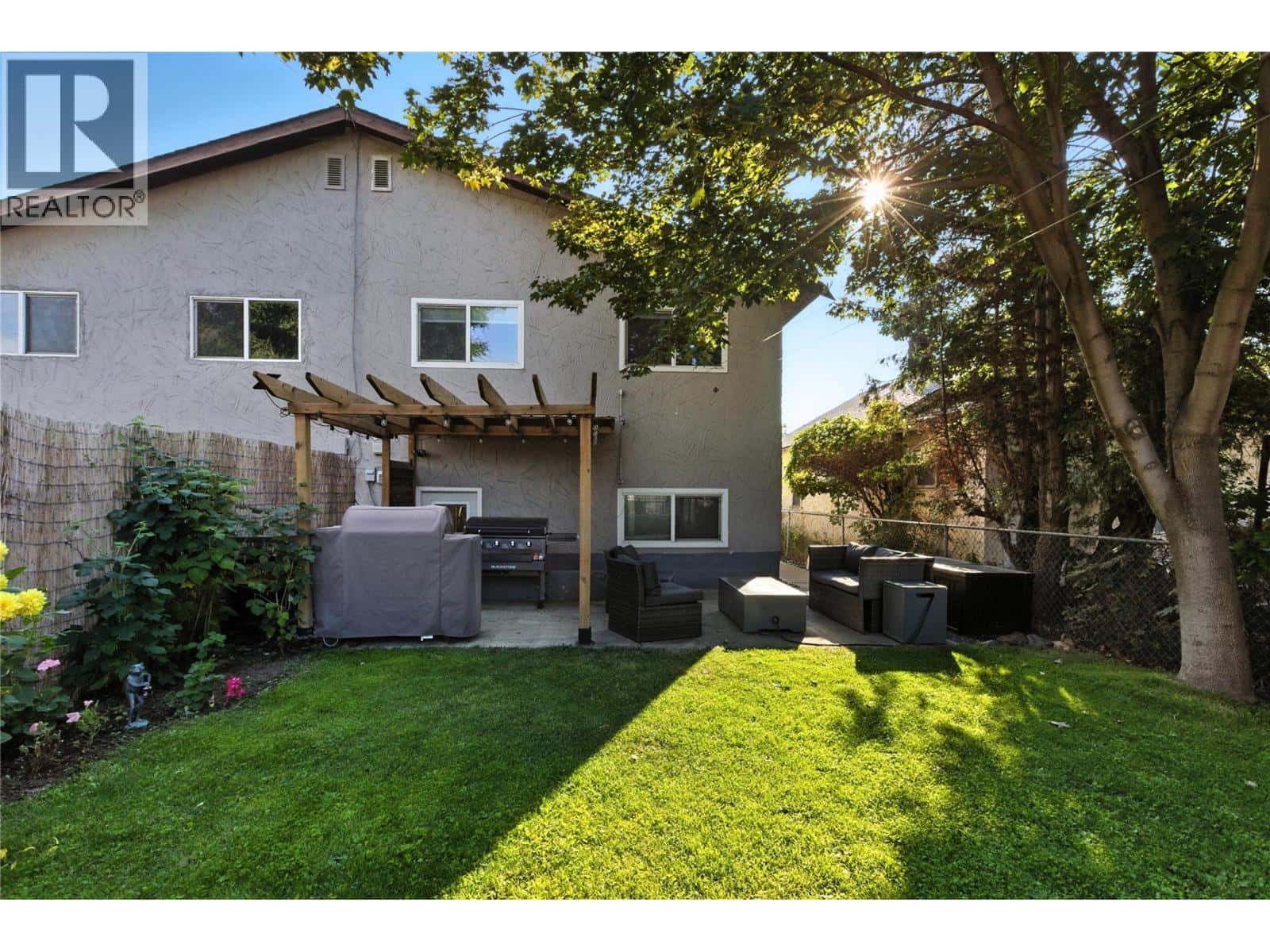 318 LINDEN Avenue — Kamloops, British Columbia - Photo 2 of 35