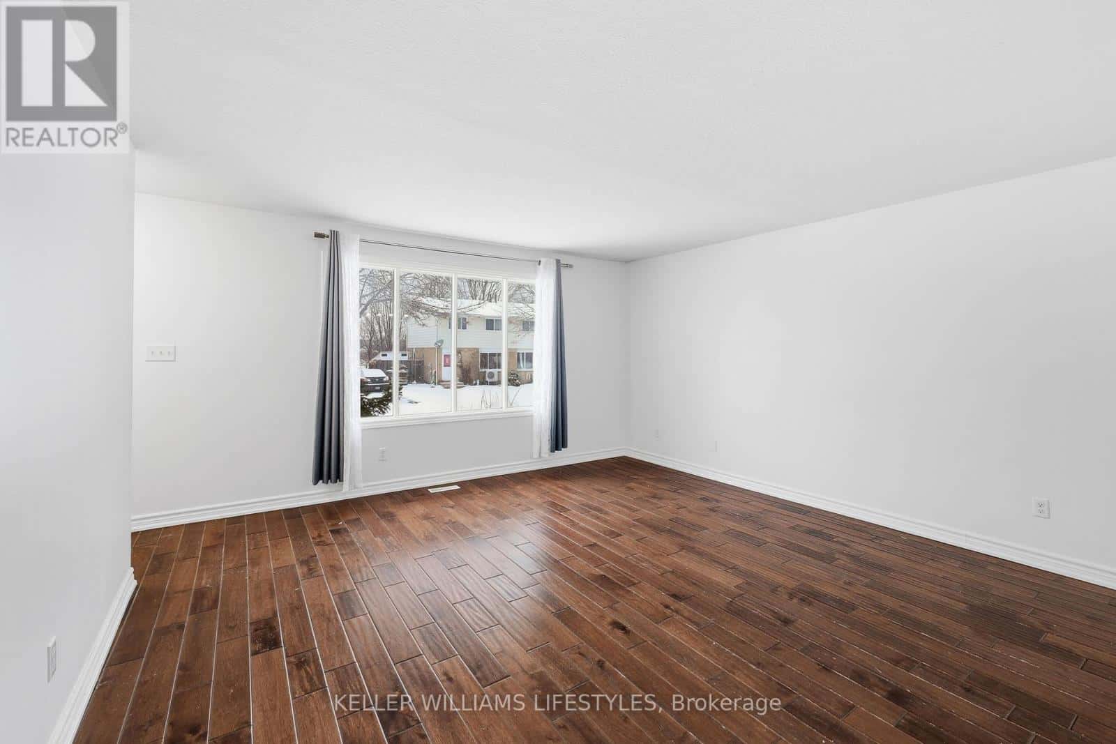 45 DENLAW ROAD — London North (North I), Ontario - Photo 4 of 49