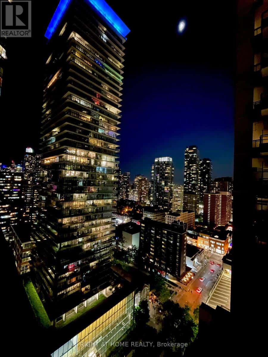 2206 - 42 CHARLES STREET E — Toronto (Church-Yonge Corridor), Ontario - Photo 4 of 20