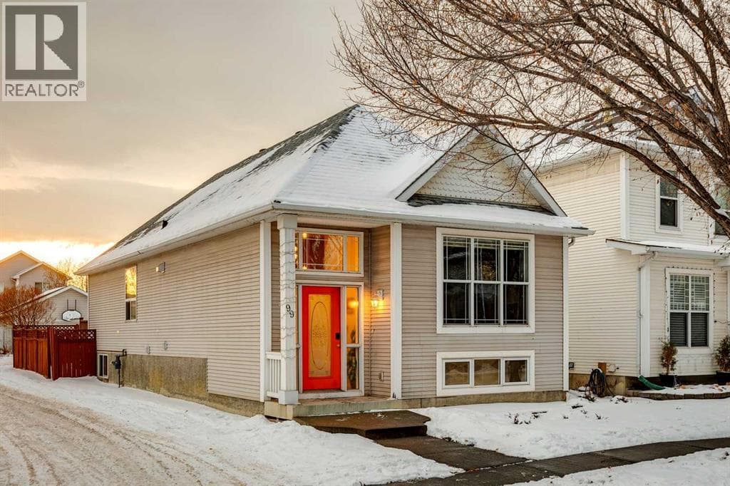 99 Inverness Park SE — Calgary, Alberta - Main photo