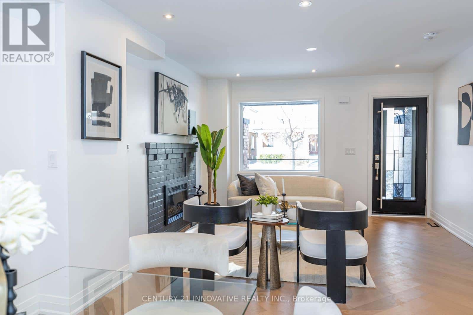 371 MILVERTON BOULEVARD — Toronto (Danforth), Ontario - Photo 4 of 50