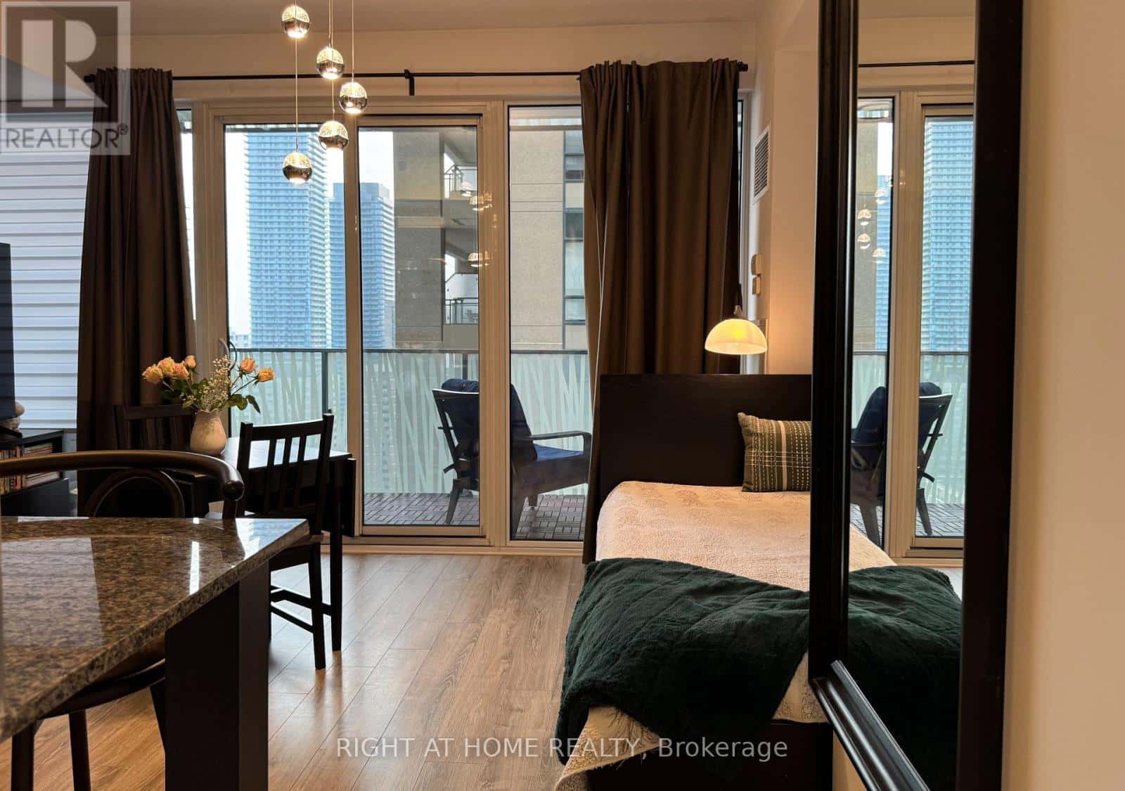 2206 - 42 CHARLES STREET E — Toronto (Church-Yonge Corridor), Ontario - Photo 2 of 20