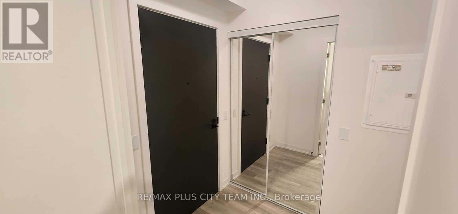 Toronto (Moss Park) — Toronto (Moss Park) - Photo 2 of 17