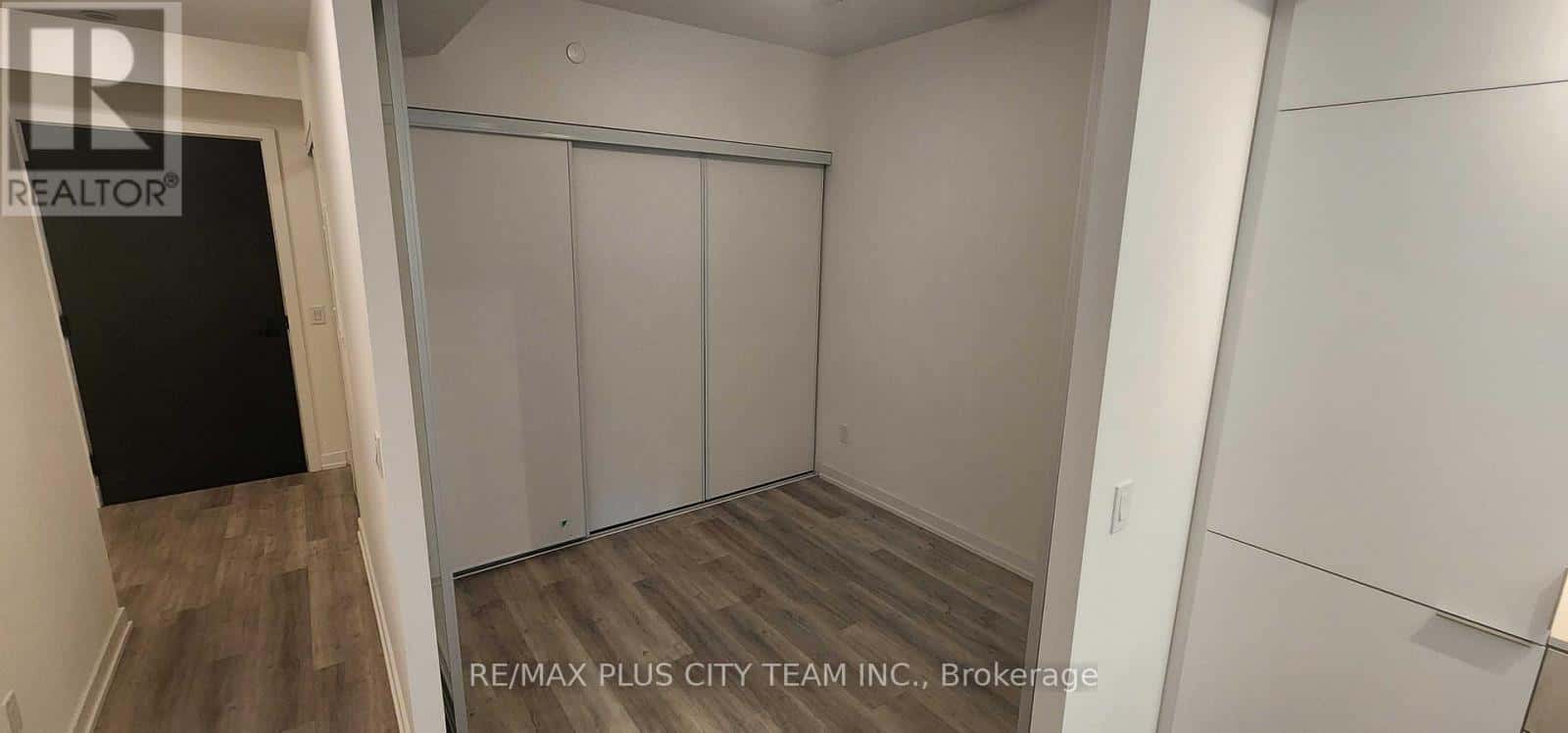 Toronto (Moss Park) — Toronto (Moss Park) - Photo 4 of 17