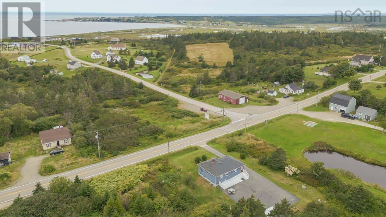 5686 Highway 1 — Mavillette, Nova Scotia - Photo 5 of 40