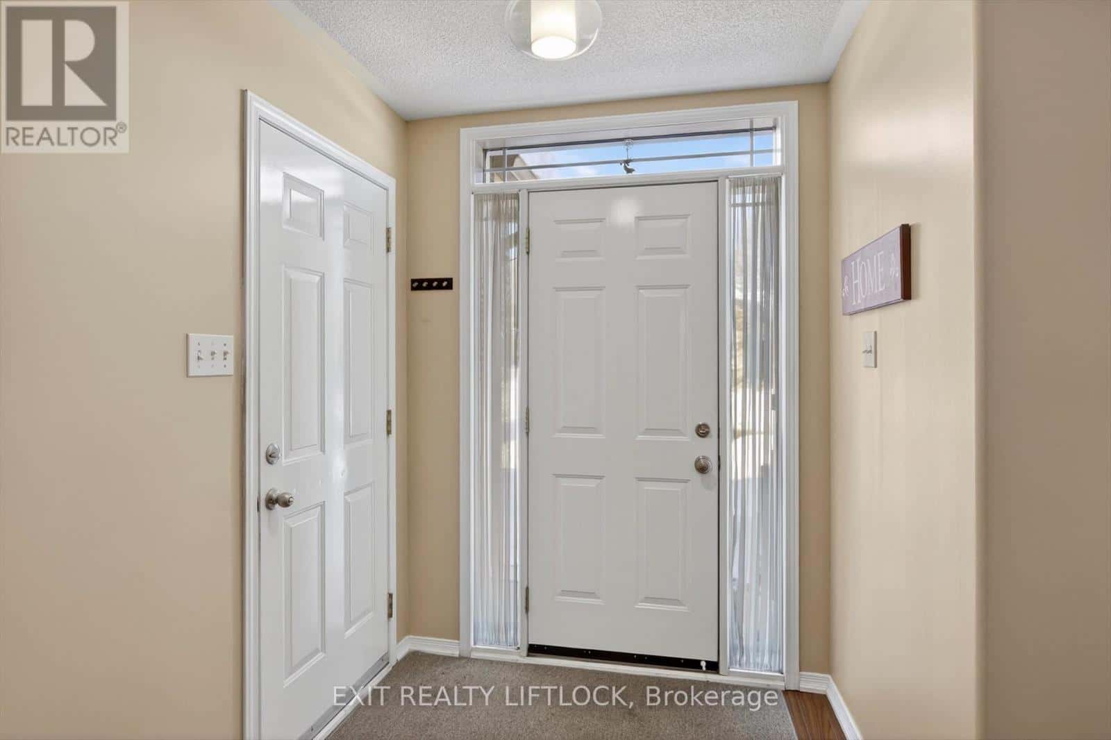 831 WENTWORTH STREET — Peterborough (Otonabee Ward 1), Ontario - Photo 4 of 39