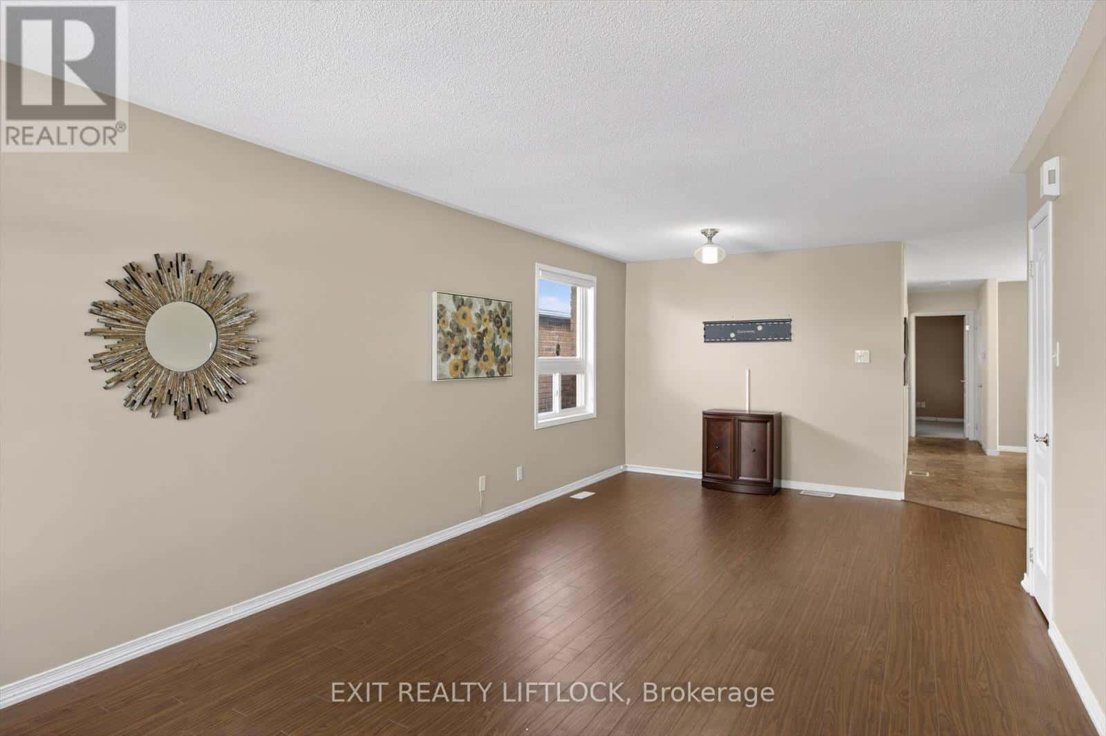 831 WENTWORTH STREET — Peterborough (Otonabee Ward 1), Ontario - Photo 5 of 39