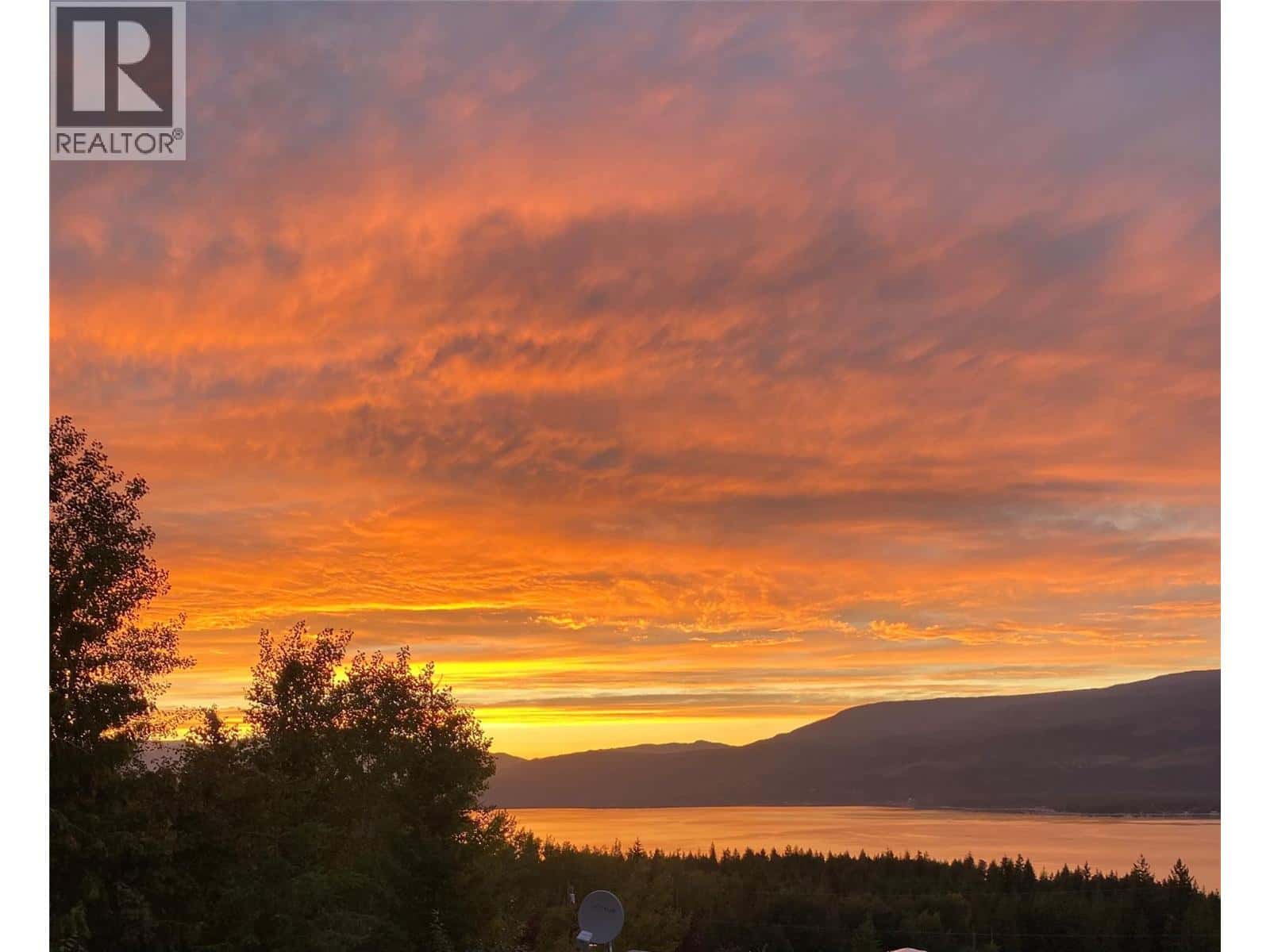 1510 Trans Canada Highway Unit# 65 — Sorrento, British Columbia - Photo 2 of 88