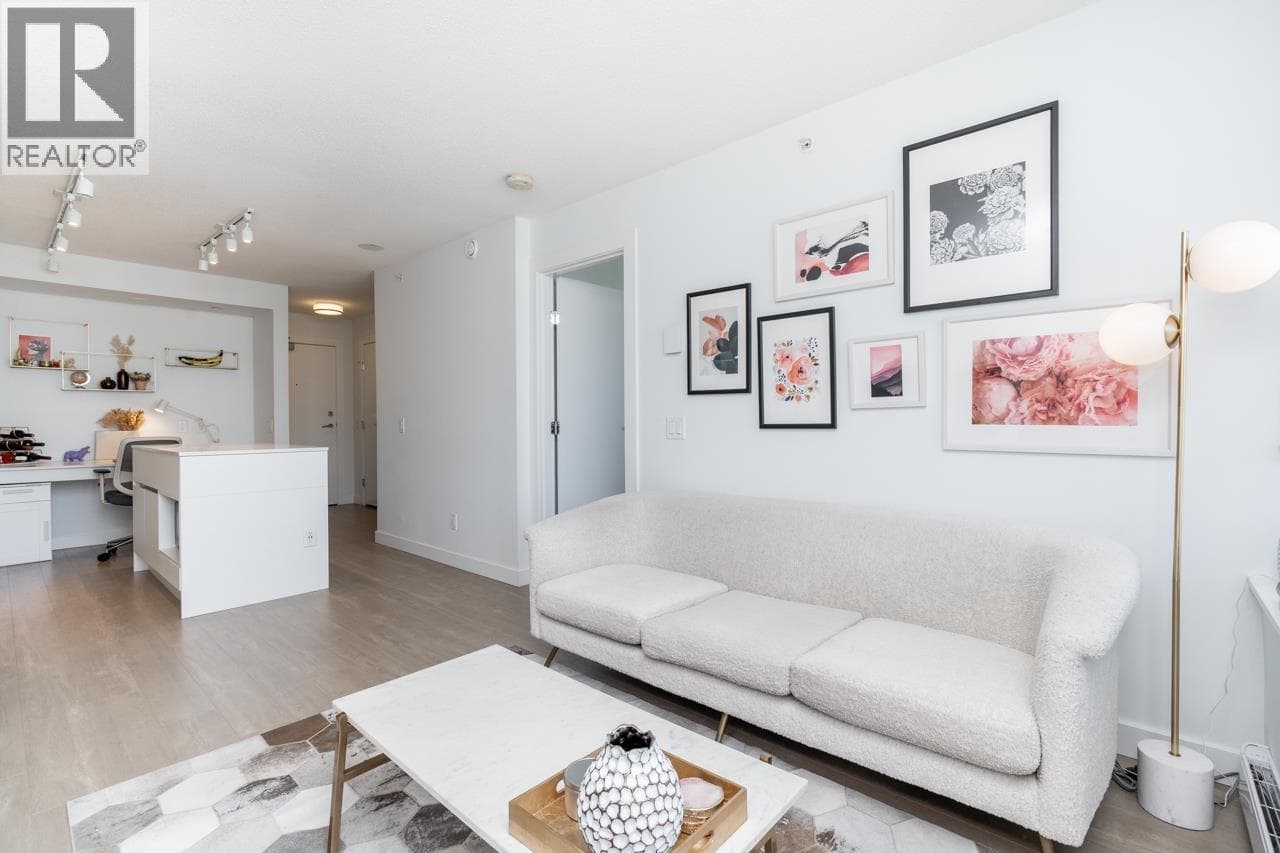 2810 908 QUAYSIDE DRIVE — New Westminster, British Columbia - Main photo