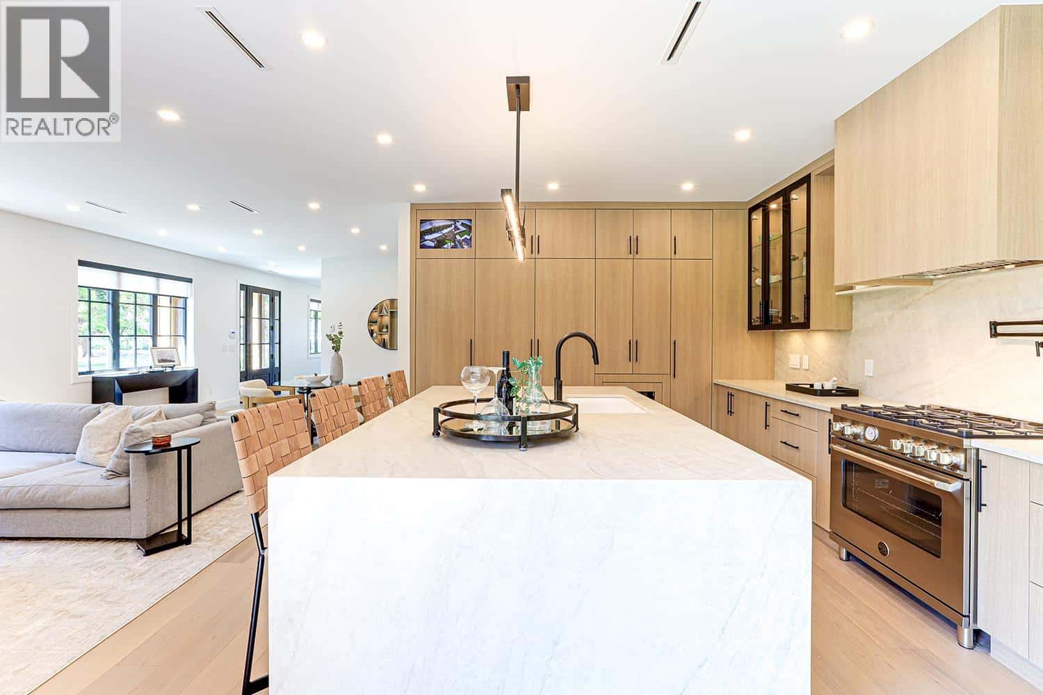 6009 16 AVENUE — Delta, British Columbia - Photo 2 of 40