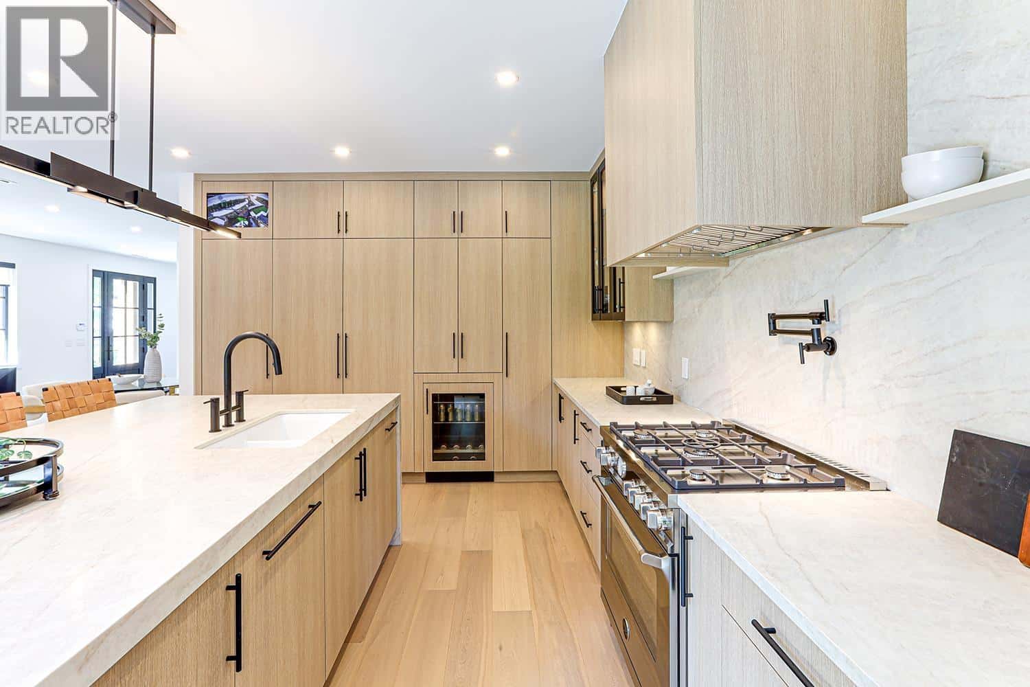 6009 16 AVENUE — Delta, British Columbia - Photo 3 of 40