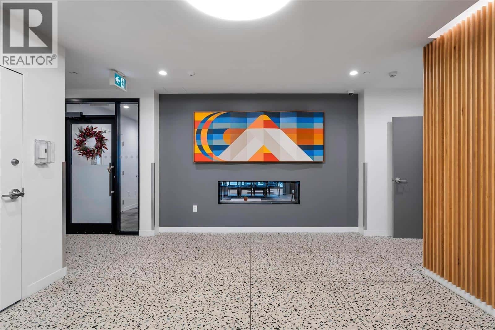 417 1115 Johnson St — Victoria, British Columbia - Photo 4 of 38