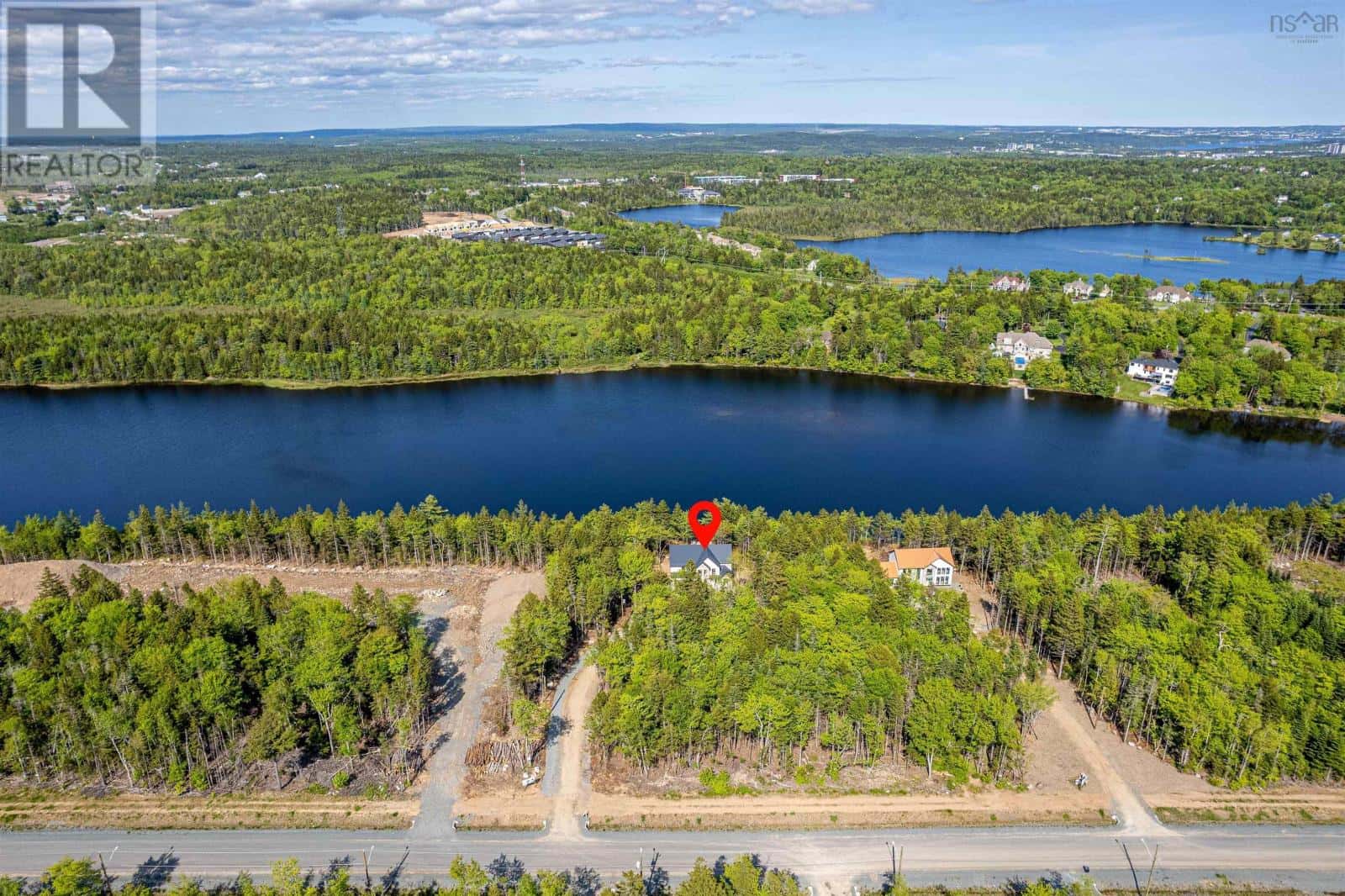 103 Canoe Crescent — Hammonds Plains, Nova Scotia - Photo 3 of 47