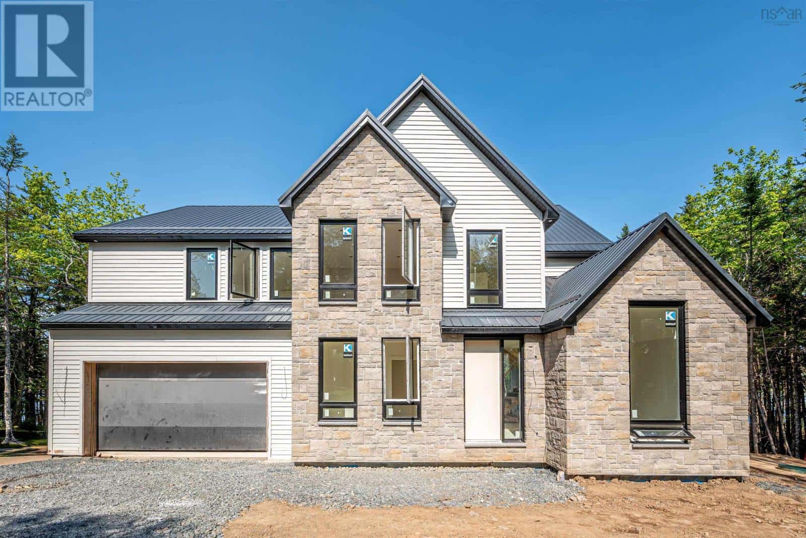 103 Canoe Crescent — Hammonds Plains, Nova Scotia - Photo 4 of 47