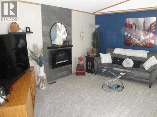 2916 33A Avenue S — Lethbridge, Alberta - Photo 4 of 32