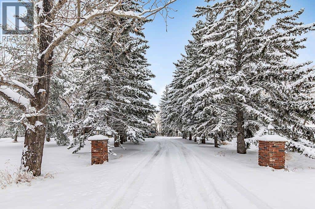 258100 16 Street E — De Winton, Alberta - Photo 5 of 50