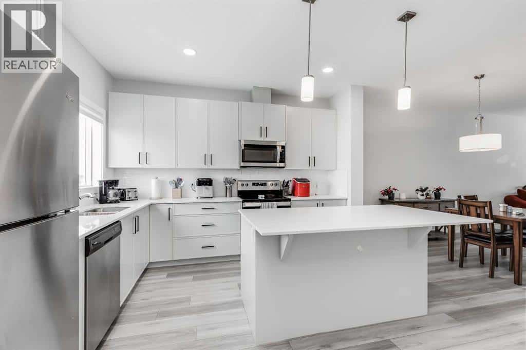 226 Midgrove Mews SW — Airdrie, Alberta - Photo 5 of 31