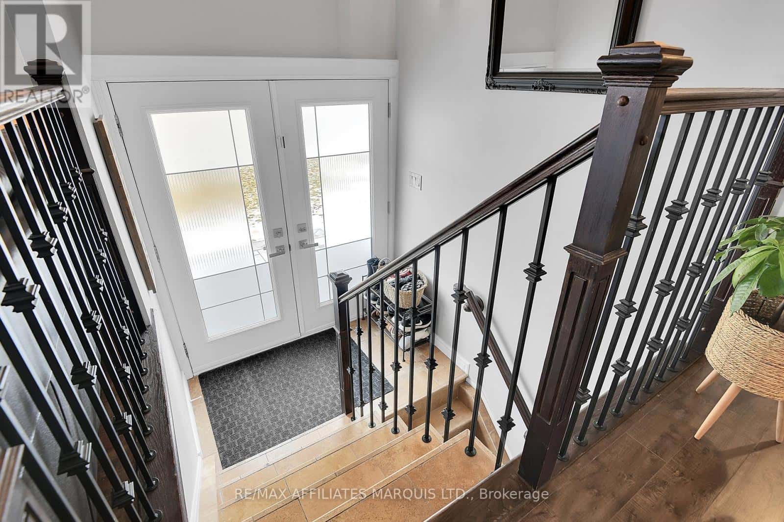 20391 PARK CRESCENT — South Glengarry, Ontario - Photo 4 of 35