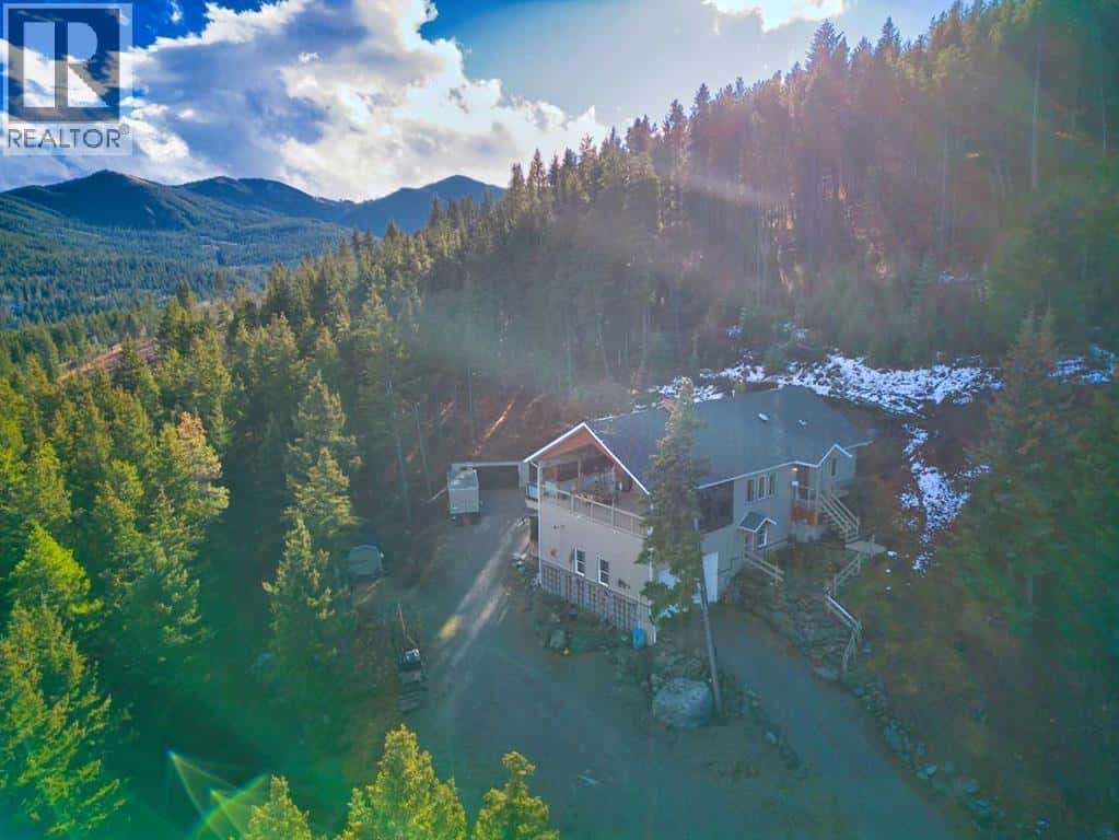 109 Adanac Rise — Hillcrest, Alberta - Photo 3 of 42