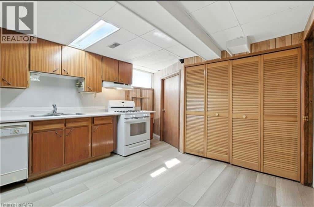 Stoney Creek — Stoney Creek - Photo 4 of 11