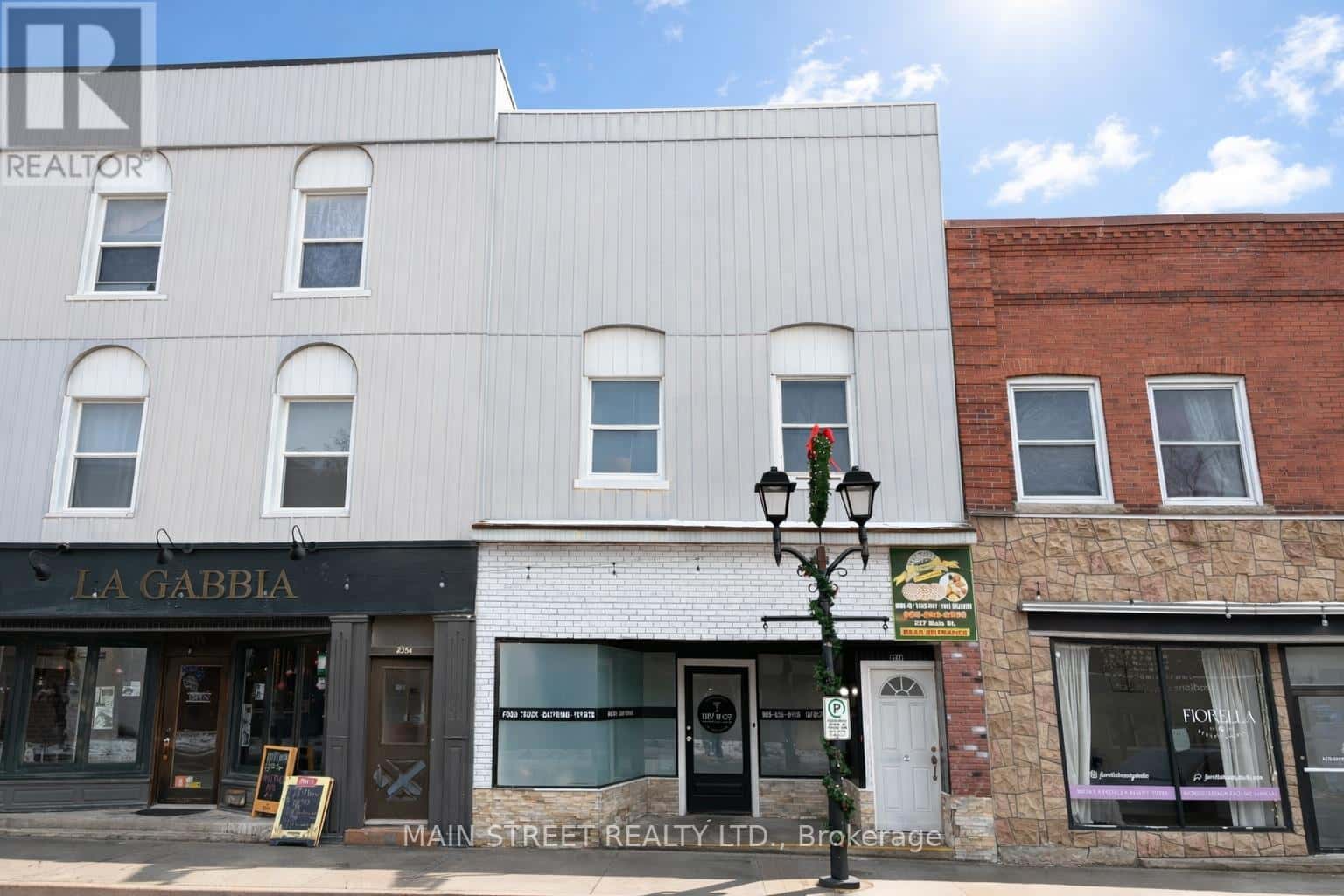 C1 - 237 MAIN STREET S — Newmarket (Central Newmarket) - Photo 2 of 5