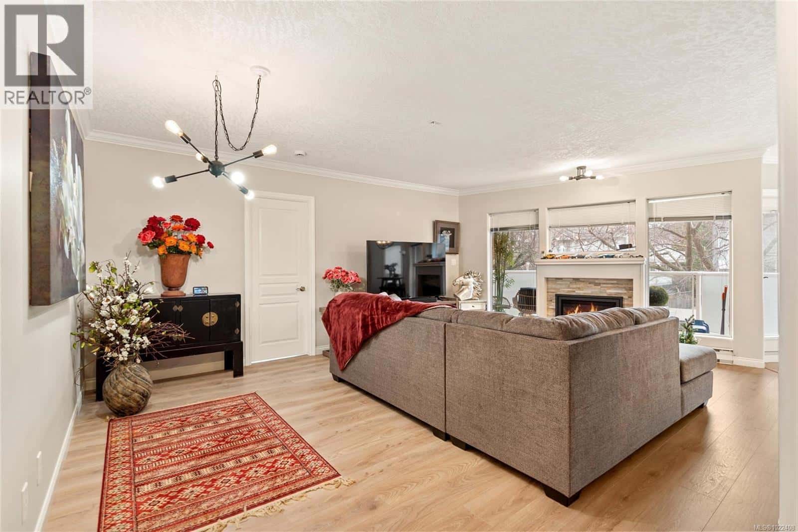 121 405 Quebec St — Victoria, British Columbia - Photo 4 of 36